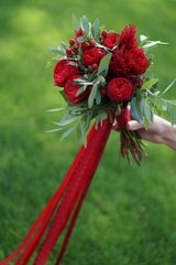 Букет невесты "Красные садовые розы" № 019 (H1594)