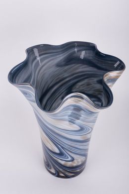 Ваза скляна Gilde GLASS Vase coral "Swirl" L25,0CMB25,0CM H34,5CM 34.5 x 25.0 см. 39324-GLD 39324-GLD фото