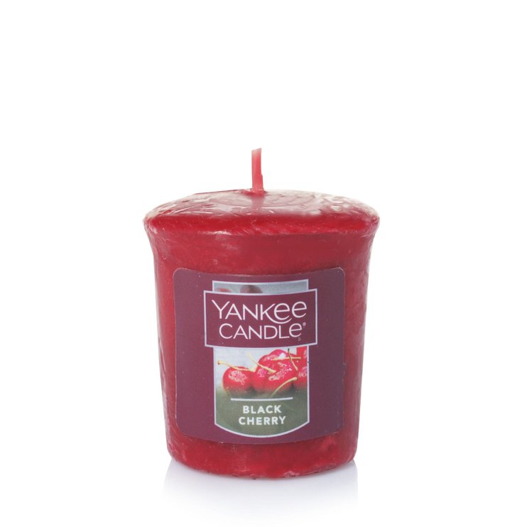Ароматична свічка Yankee Candle VOTIVE 15 годин Black Cherry (1129756E)